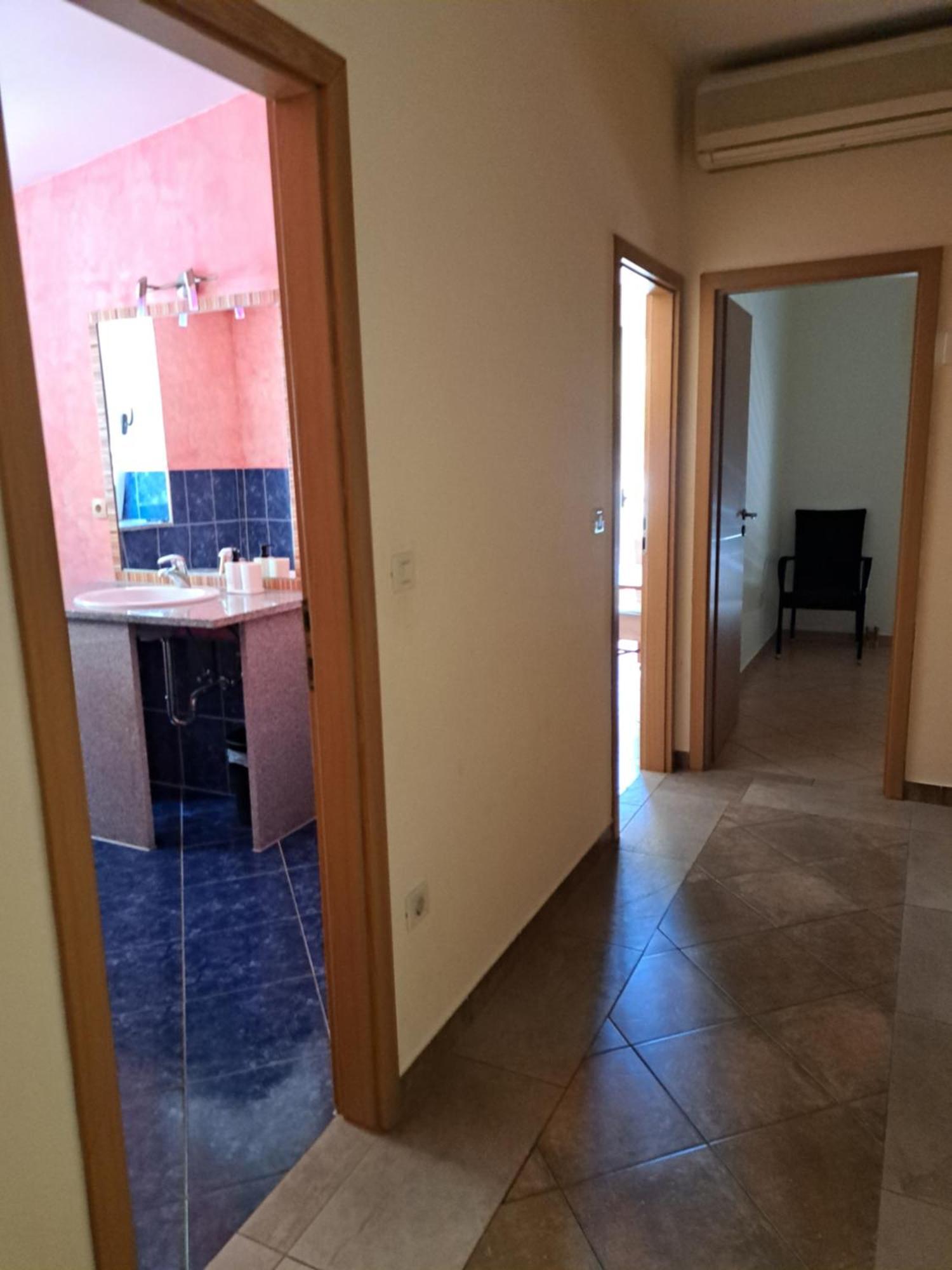 Sita Apartmani Lokva Rogoznica Rum bild