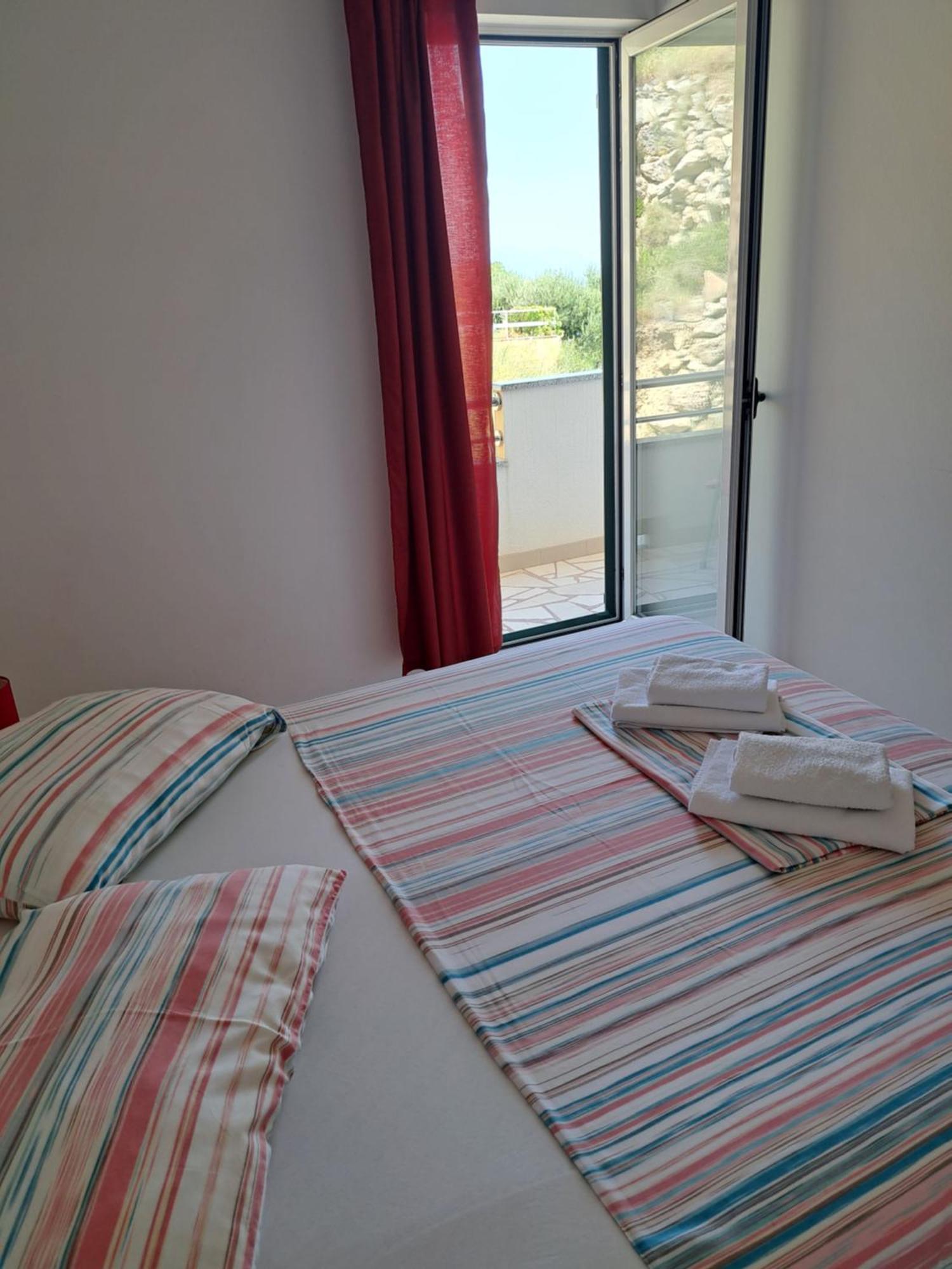 Sita Apartmani Lokva Rogoznica Rum bild